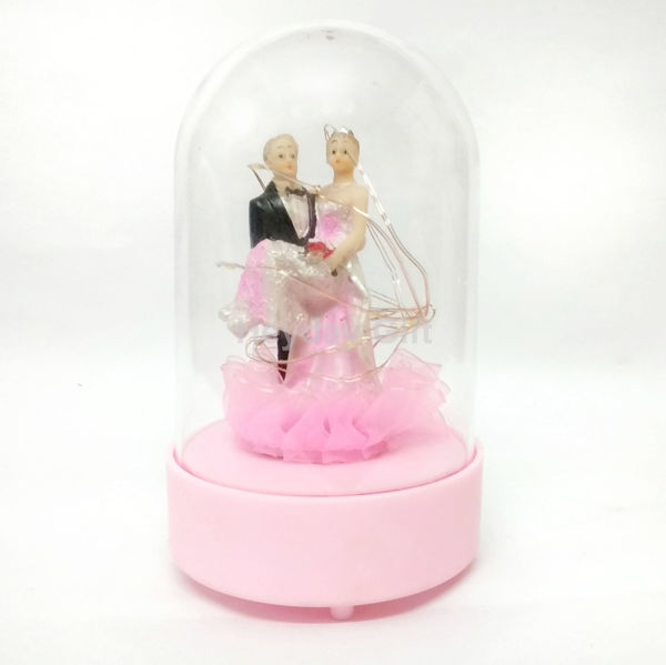 Picture of Romantic Couple In Glass Ball